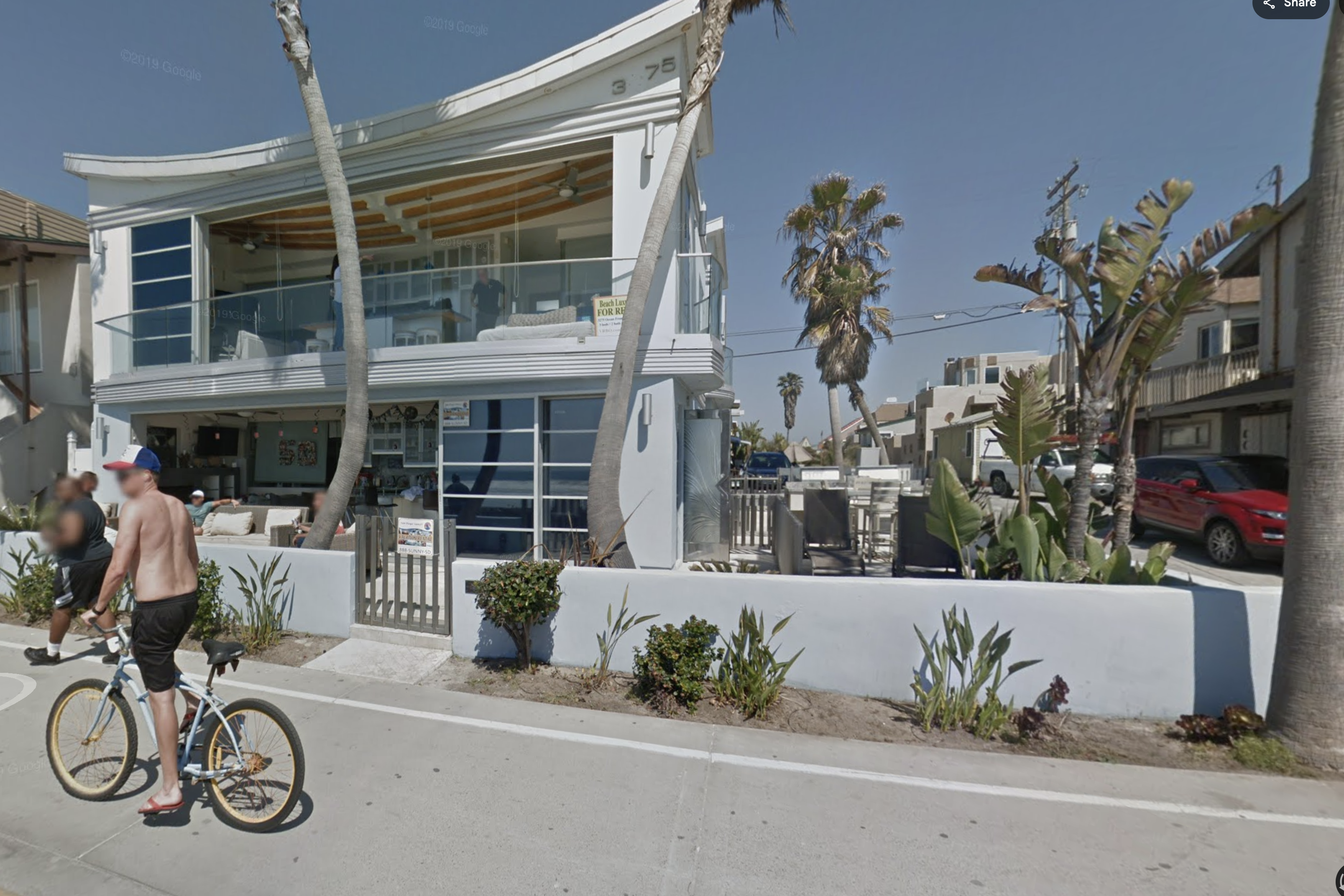 Spacious, Luxurious, Modern Patio on Boardwalk