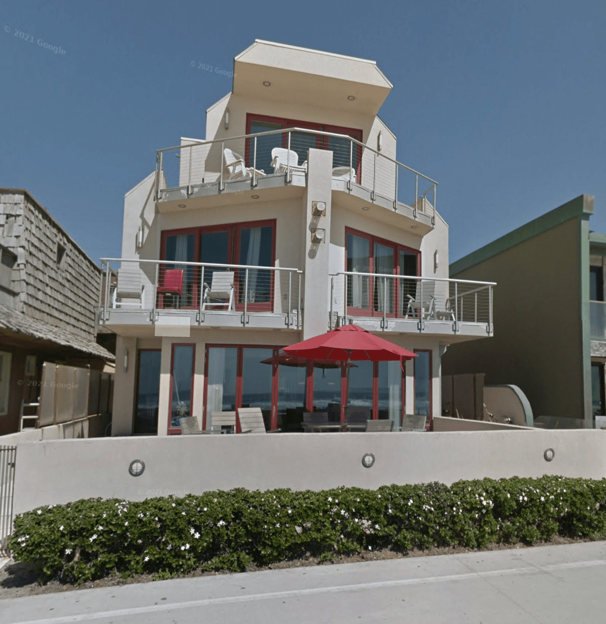 Modern Private Patio On Boardwalk