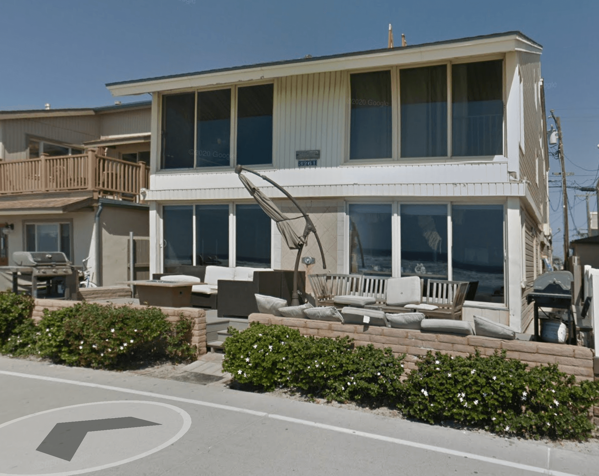 Perfect Patio and Grill Right on Boardwalk!
